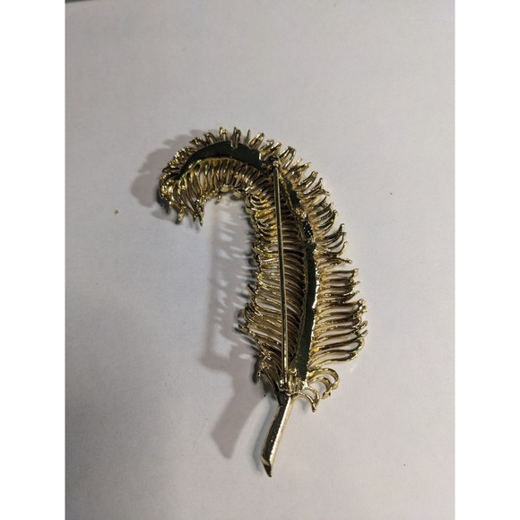 Vintage Signed CORO Pegasus Curled Feather Goldtone Brooch Pin - Picture 3 of 5